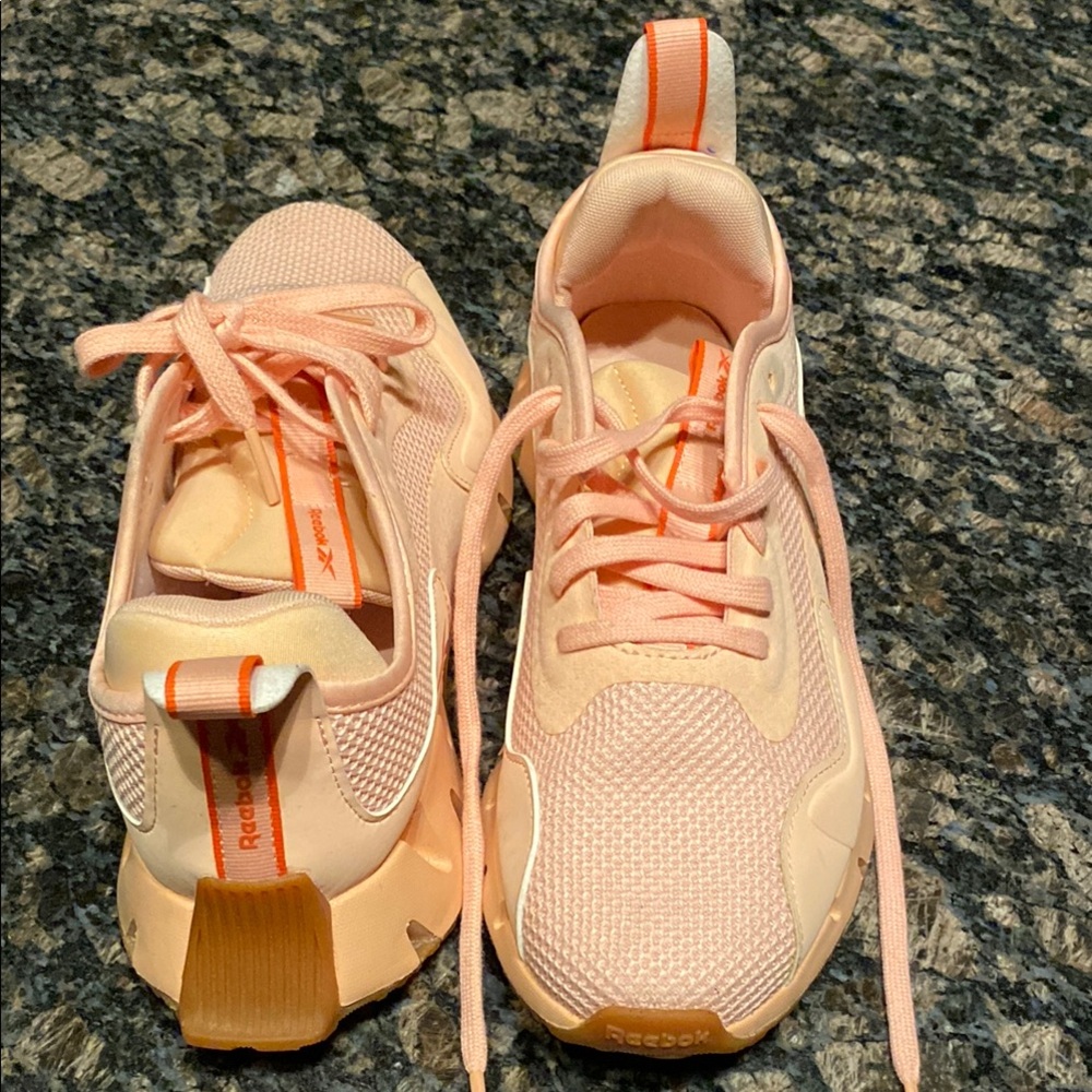 Reebok Peach  Sneakers woman 8.5